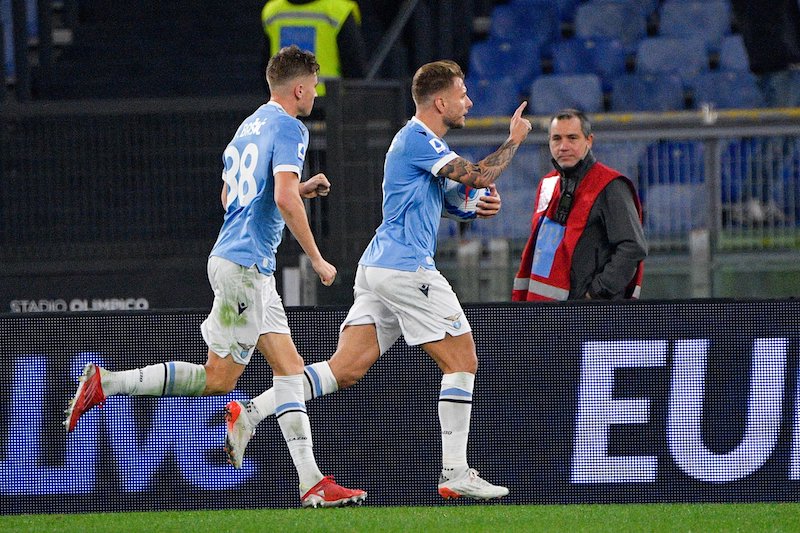 Vince la Lazio, Inter sconfitta 3-1. Rissa e polemiche nel finale
